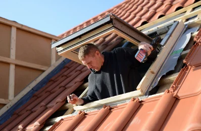 Pose de fenêtres de toit Velux à Lanvéoc